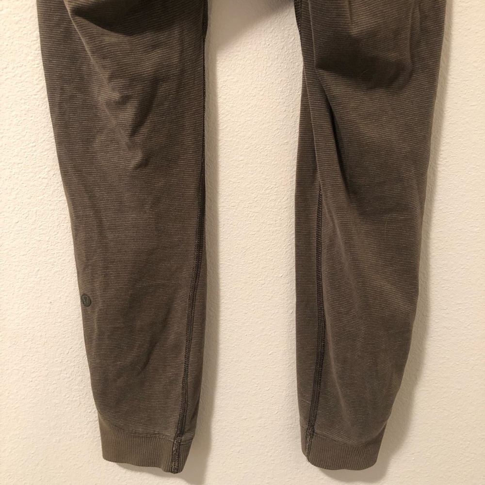 Lululemon Refine Crop Knit Leggings Size 4 - Picture 7 of 8